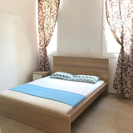 Golden Coast פאראלימני